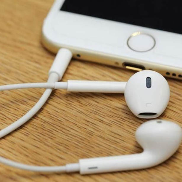 Với thiết kế chắc chắn, tai nghe iPhone 6, 6 Plus zin theo máy là lựa chọn hoàn hảo của người dùng iPhone