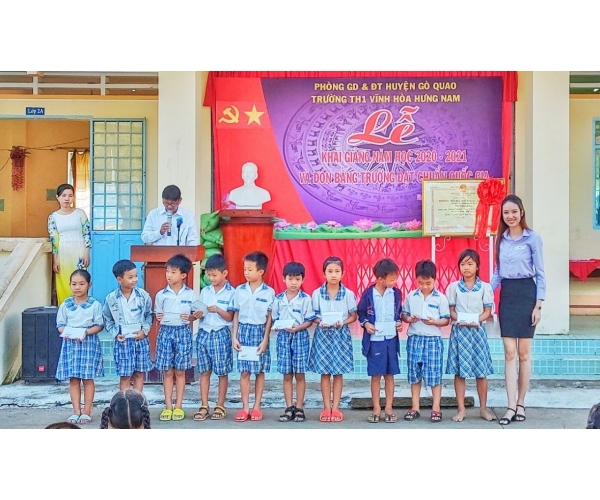 Công ty CP NOTE Việt Nam trao học bổng cho học sinh nhân dịp khai giảng năm học mới