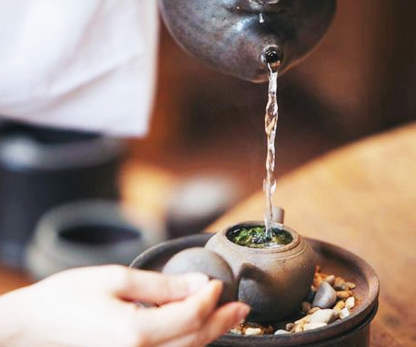 Nhiệt độ nước pha trà thích hợp cho từng loại trà